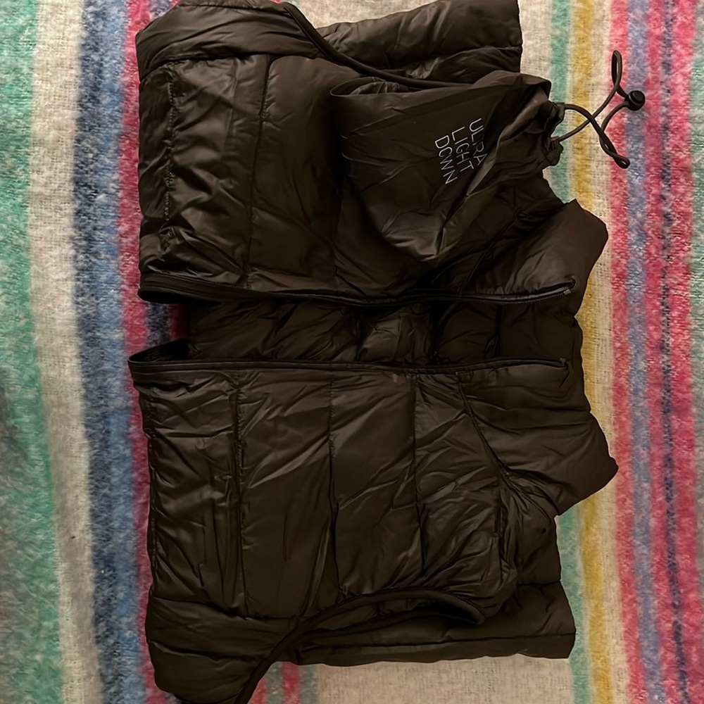 UNIQLO ultra light down vest
